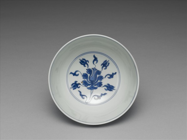 青花番蓮紋碗