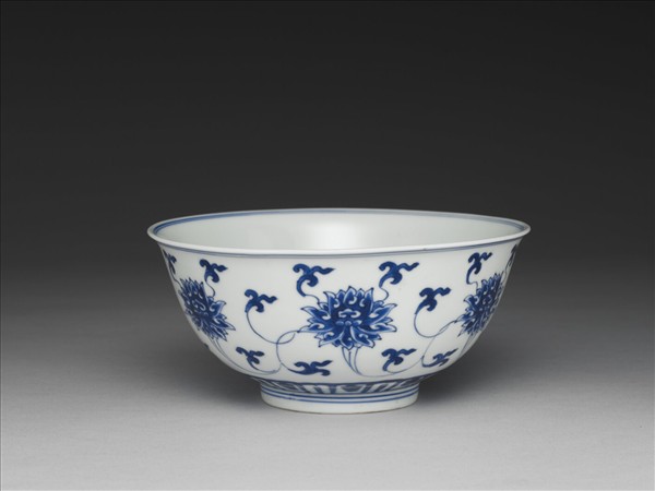 青花番蓮紋碗