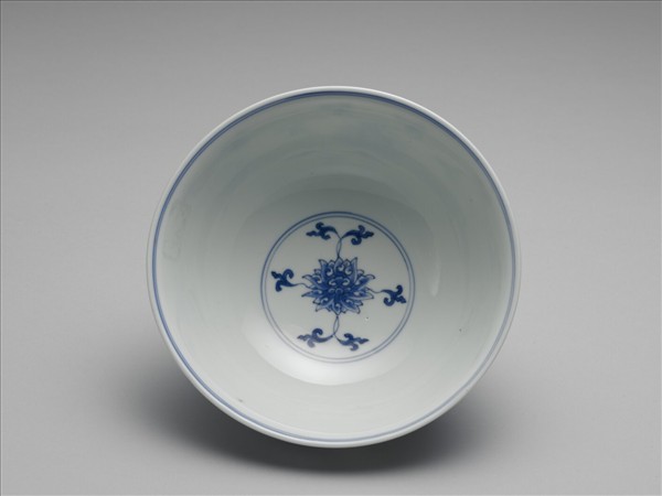 青花番蓮紋碗