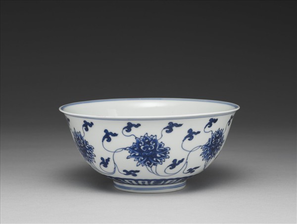 青花番蓮紋碗