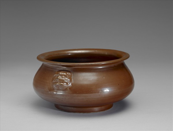 褐釉獸耳爐