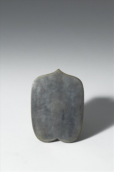 「安明」雙劍紋盾形鏡