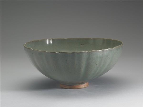 鈞窯 天青釉蓮花式碗