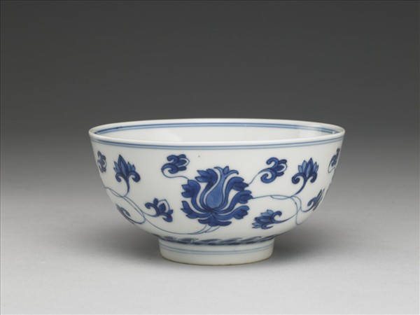 青花番蓮紋碗