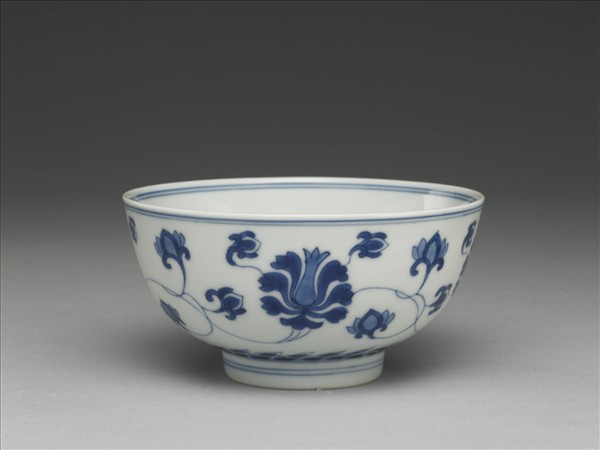 青花番蓮紋碗