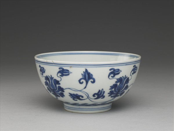 青花番蓮紋碗