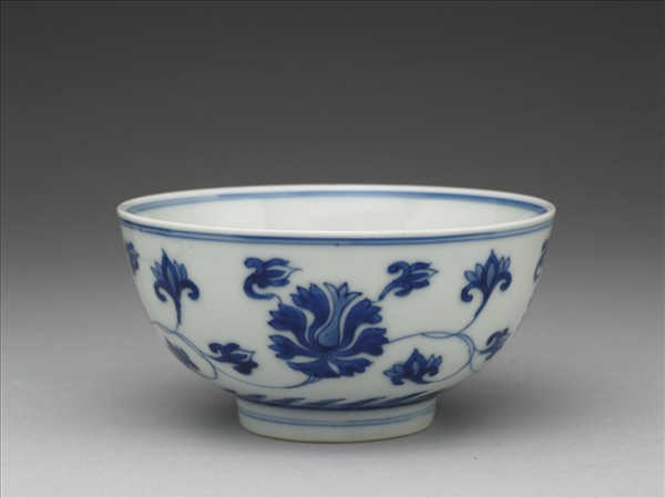 青花番蓮紋碗