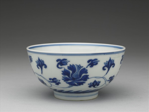 青花番蓮紋碗