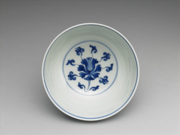 青花番蓮紋碗