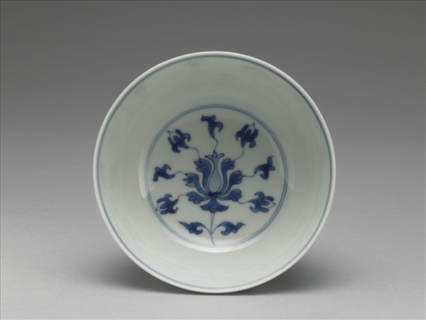 青花番蓮紋碗
