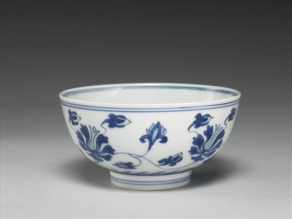 青花番蓮紋碗