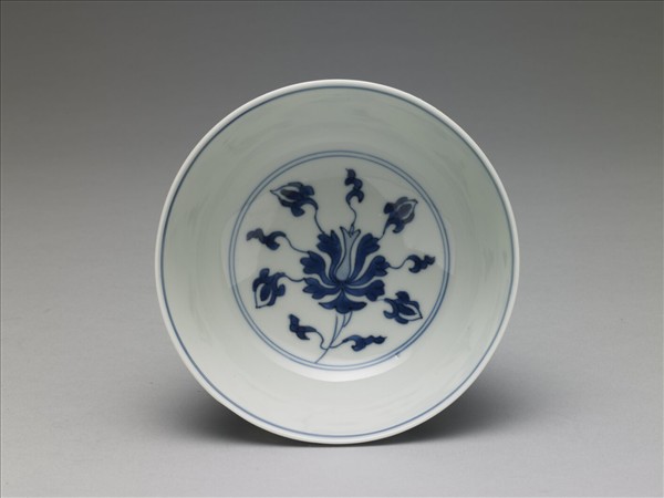 青花番蓮紋碗