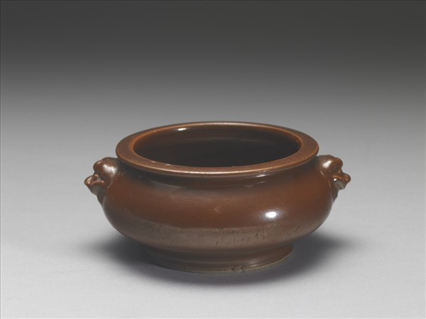 褐釉獸耳爐