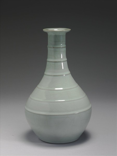 青瓷弦紋瓶