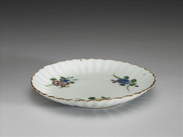 五彩折枝花卉紋花式盤