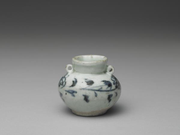 青花花卉紋雙耳罐