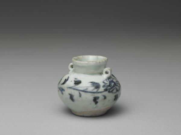 青花花卉紋雙耳罐