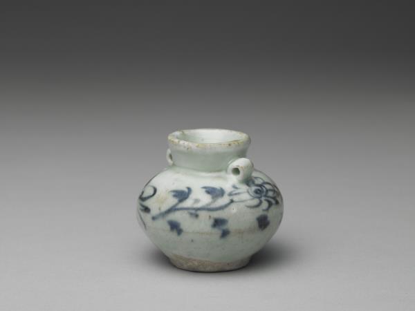 青花花卉紋雙耳罐