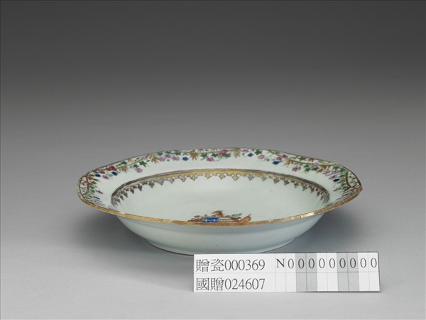 粉彩描金藤蘿紋盤