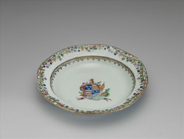 粉彩描金藤蘿紋盤