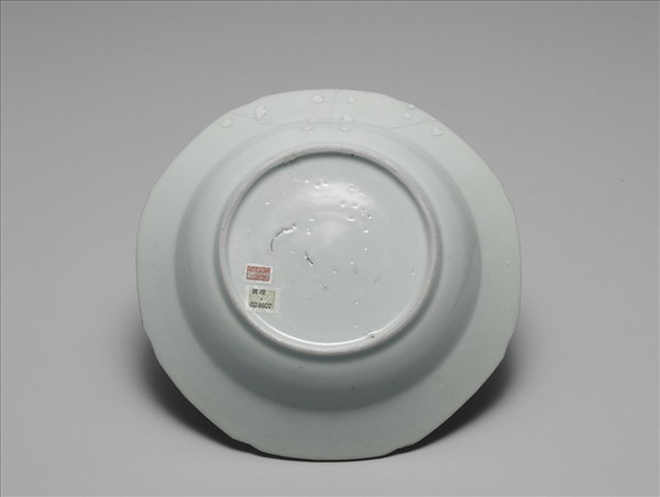 粉彩描金藤蘿紋盤