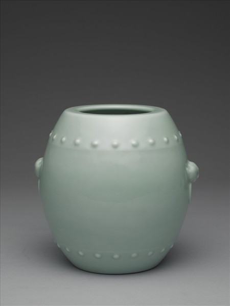 青瓷獸耳暗環鼓式罐