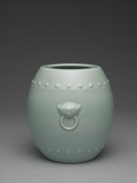 青瓷獸耳暗環鼓式罐