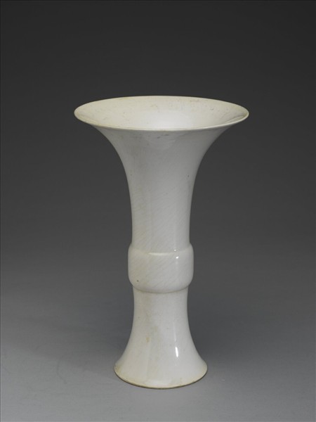 臨川窯 白瓷花觚