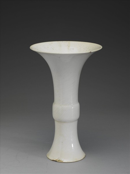 臨川窯 白瓷花觚