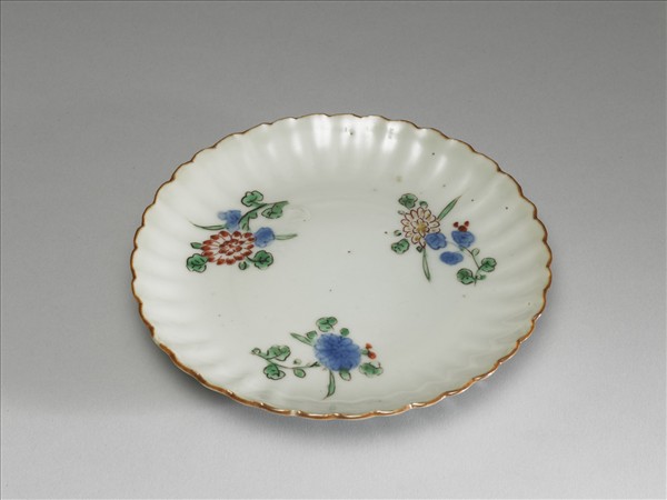 五彩折枝花卉紋花式盤