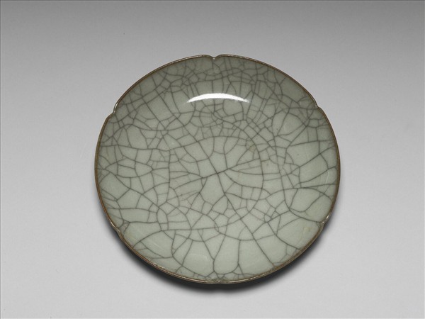 哥窯 青瓷葵口盤