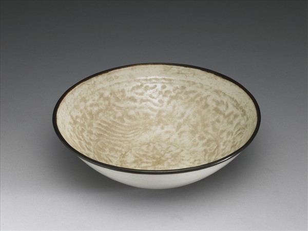 白瓷印花鳳紋碗