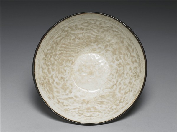 白瓷印花鳳紋碗