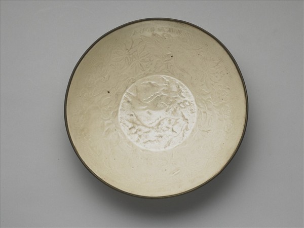 定窯 白瓷蓮塘游魚紋盤