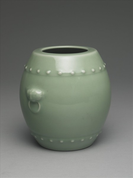 青瓷獸耳暗環鼓式罐
