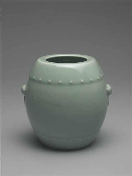 青瓷獸耳暗環鼓式罐