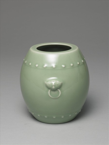 青瓷獸耳暗環鼓式罐