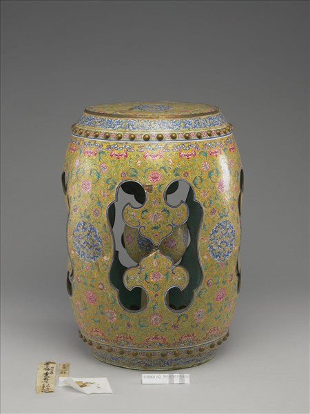 銅胎畫琺瑯黃地花草紋坐墩