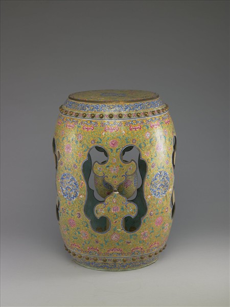 銅胎畫琺瑯黃地花草紋坐墩