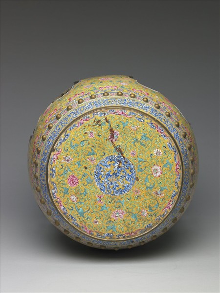 銅胎畫琺瑯黃地花草紋坐墩