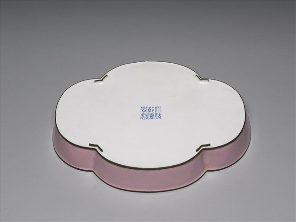 銅胎畫琺瑯海棠式花盆