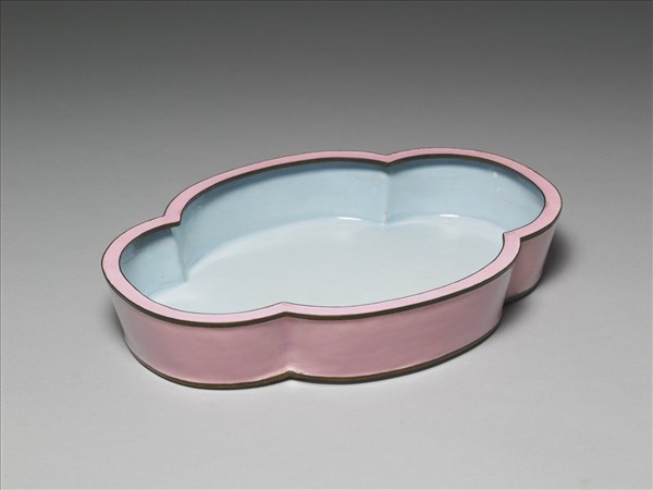 銅胎畫琺瑯海棠式花盆