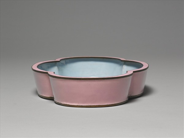 銅胎畫琺瑯海棠式花盆