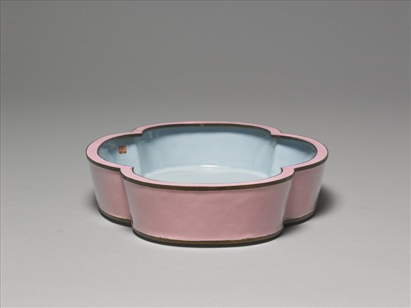 銅胎畫琺瑯海棠式花盆