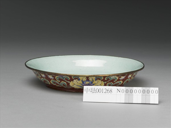 銅胎畫琺瑯紅地花卉紋盤