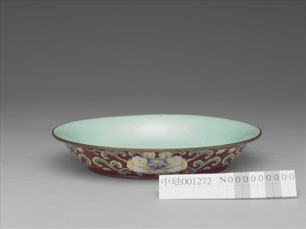 銅胎畫琺瑯紅地花卉紋盤