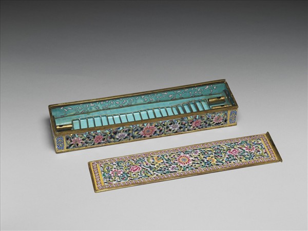 銅胎畫琺瑯番蓮紋爐