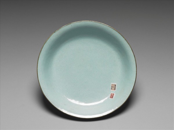 銅胎畫琺瑯紅地花卉紋盤