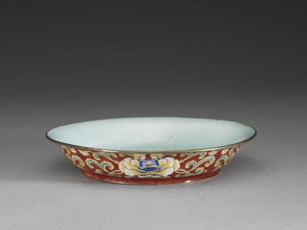 銅胎畫琺瑯桃式五福捧壽盒- 故宮