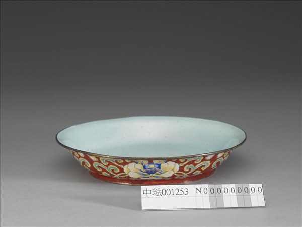 銅胎畫琺瑯紅地花卉紋盤